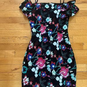 Guess
Cap Sleeve Floral Lace Overlay Mini Dress S (4)